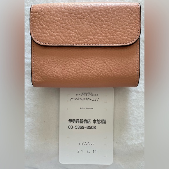 Chloé Authentic Vintage Peach Leather Compact Wallet with Gold Charms - Picture 3 of 16